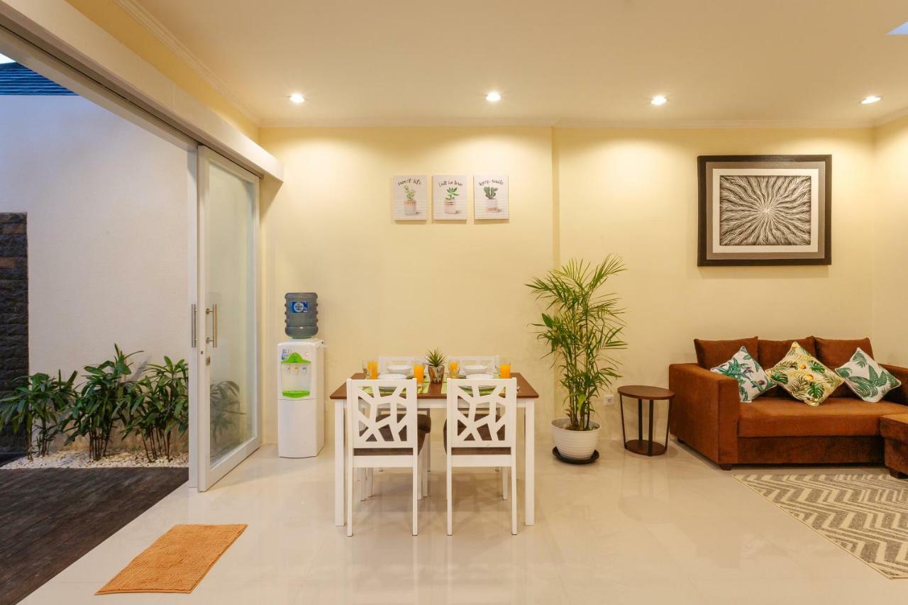 Villa Julie เซมินยัค ภายนอก รูปภาพ