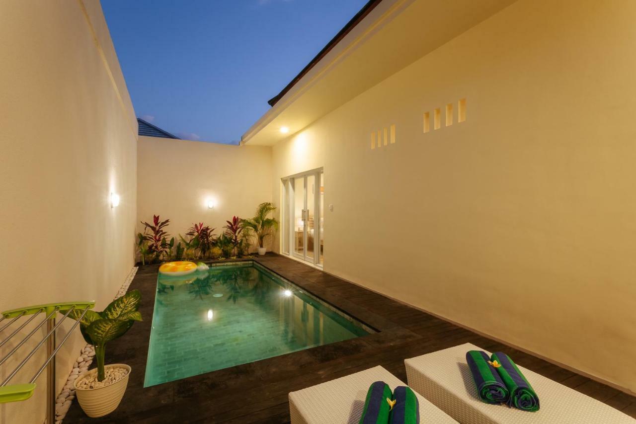 Villa Julie เซมินยัค ภายนอก รูปภาพ